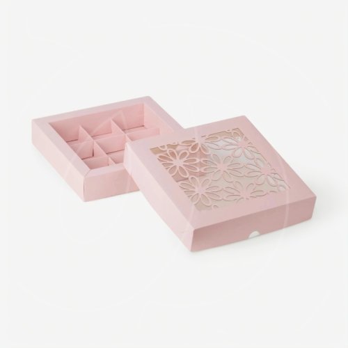 Коробка на 9 конфет с окном "Ромашка" розовая 