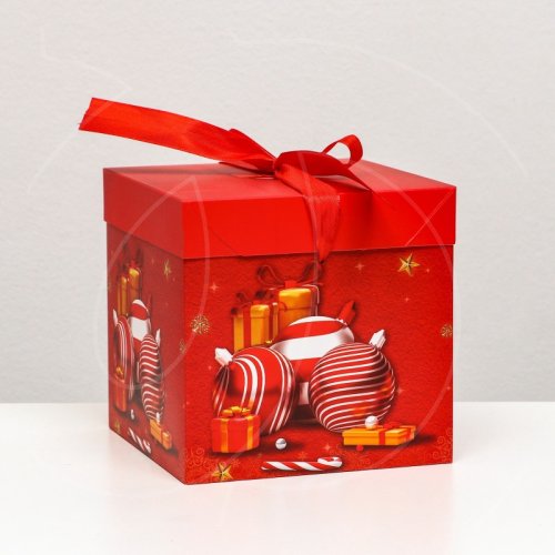Коробка для сладостей "Новогодние игрушки" 15х15х15 см 9594042